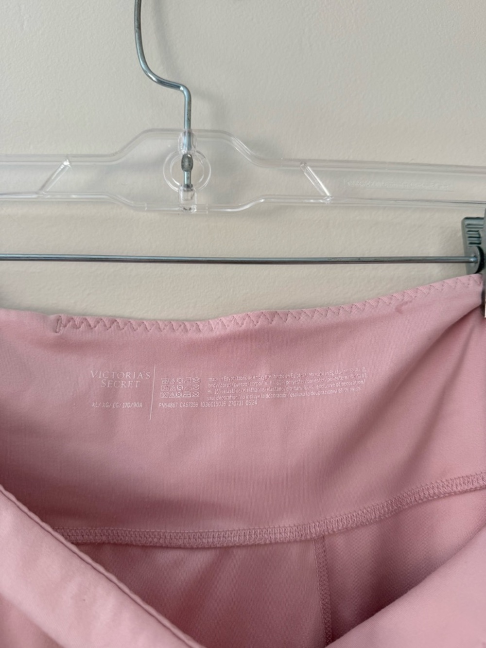 Victoria's Secret VSX Essential
High Rise Pocket Legging Sz XL
Chalk Rose - NWT - Picture 9 of 14